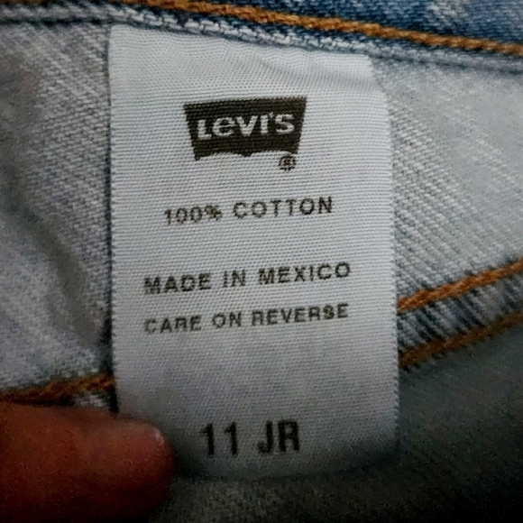 Levi's Light Wash 90's Booty Denim Jean Shorts 100% Cotton Juniors Size 11 EUC - Picture 3 of 4